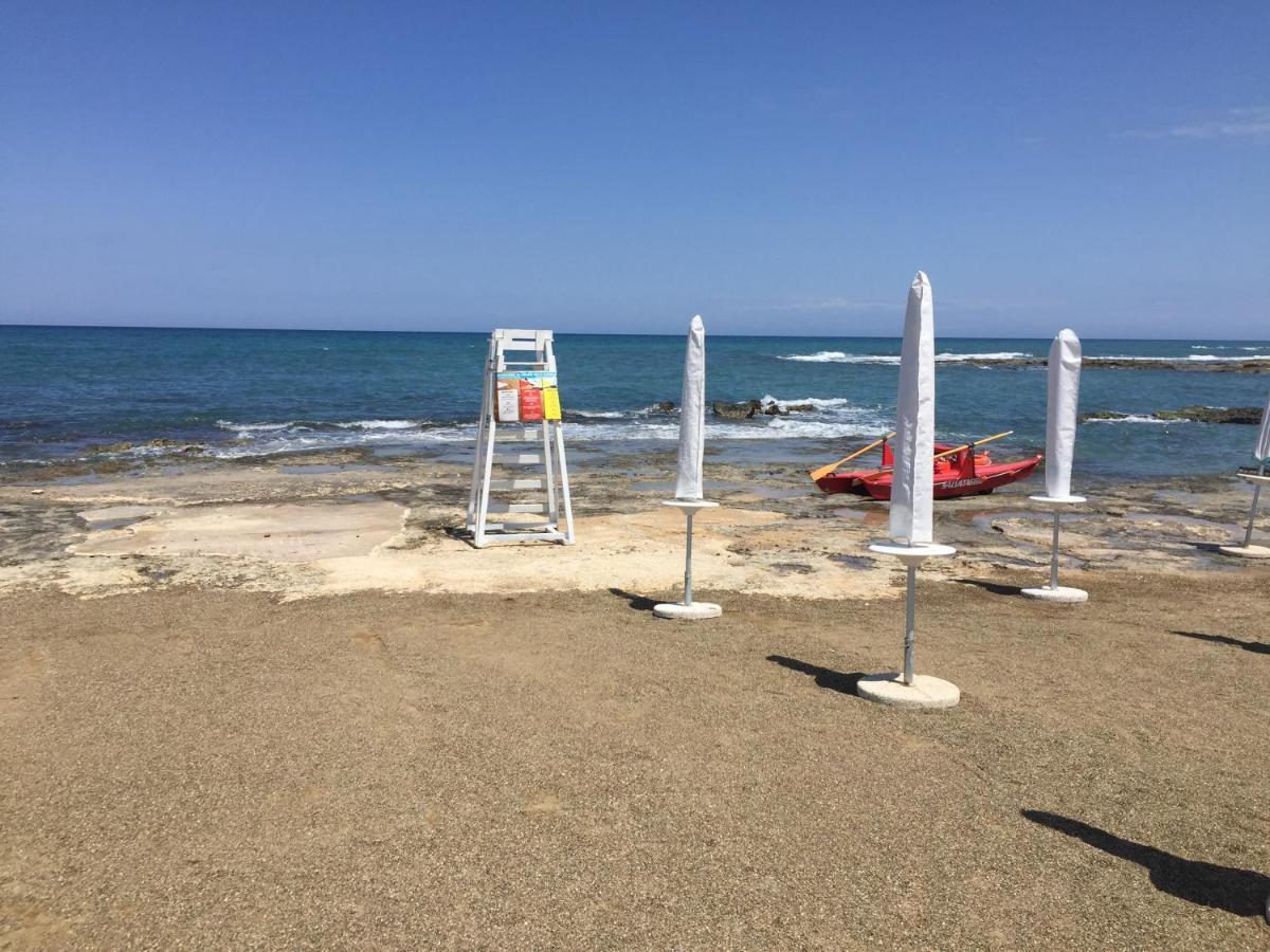 Trentatre Quarantatre Panzió Mola di Bari Kültér fotó